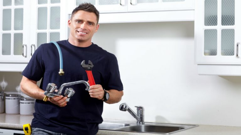Reasons Calling a Plumber for Help with a Clogged Drain can be Best